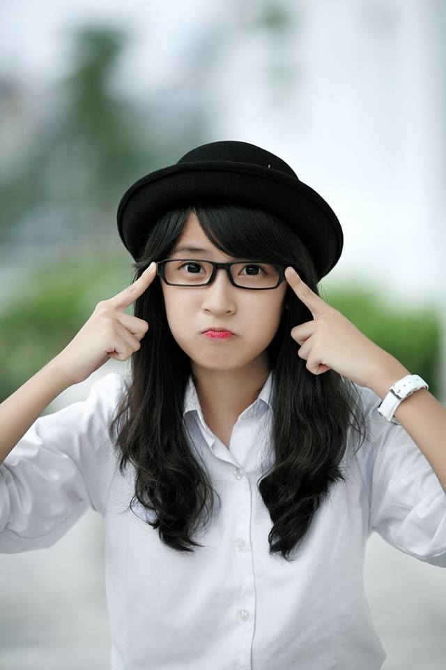 女大學(xué)生沙龍?jiān)诰€