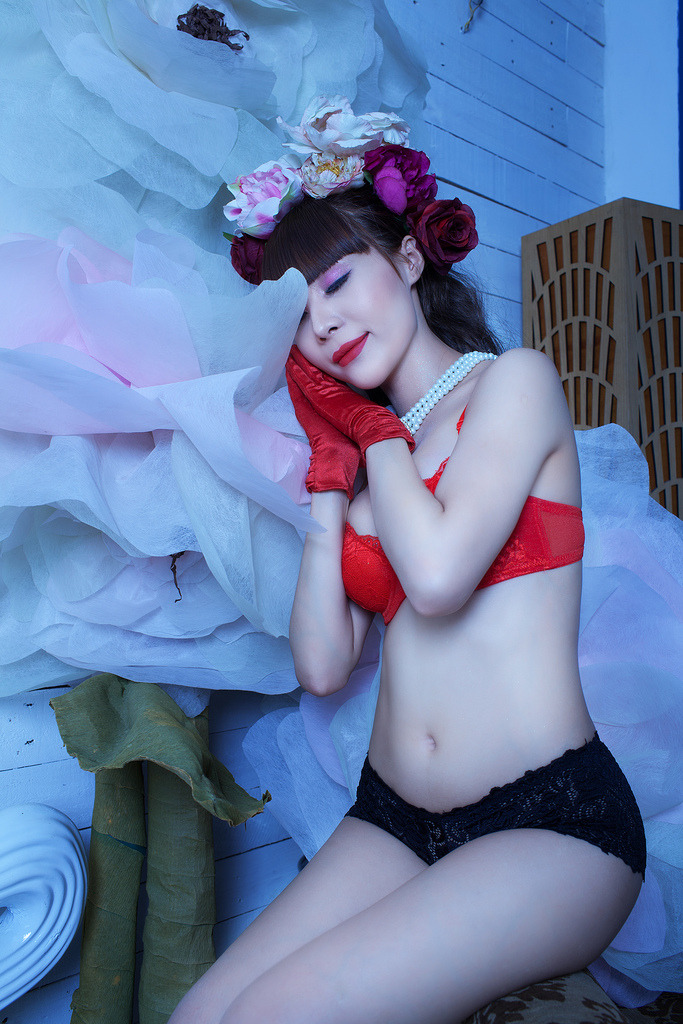 女人脫精光免費(fèi)直播app